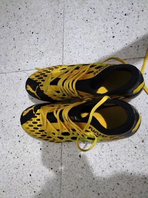 crampon puma jaune