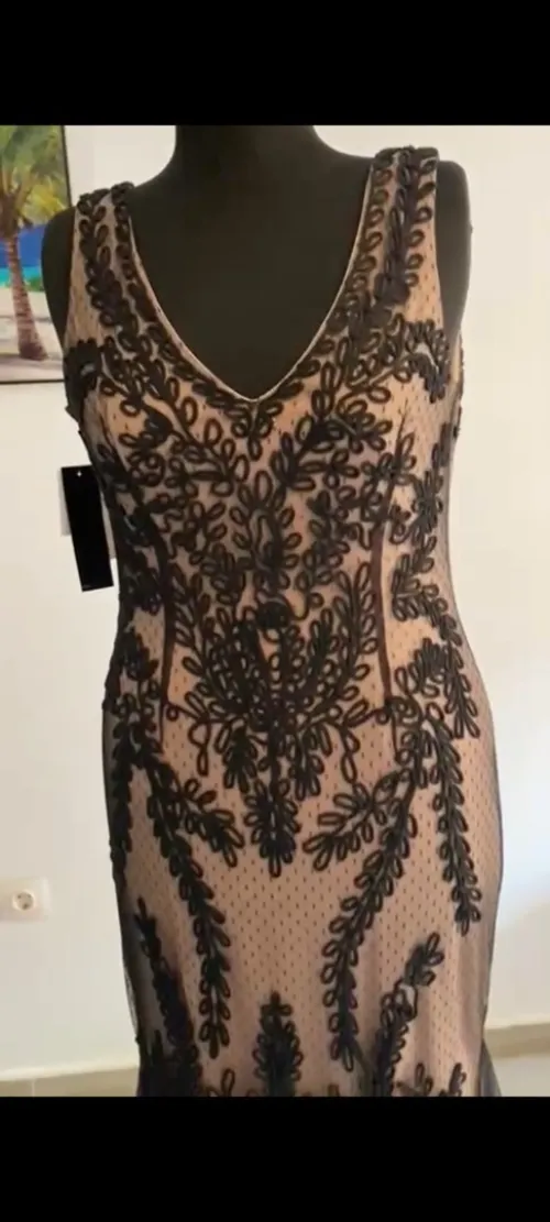 Robes soirées et vêtements de marque 