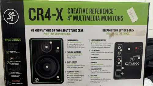 Homme studio Casque mixage moniteur micro clavier cartes song