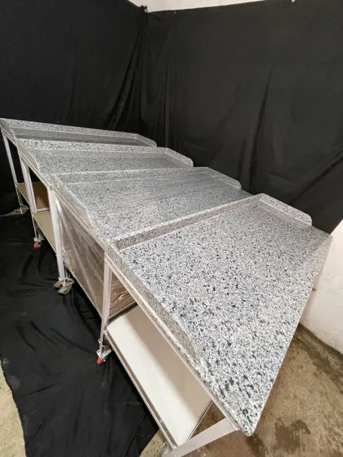Table travaille طاولة عمل