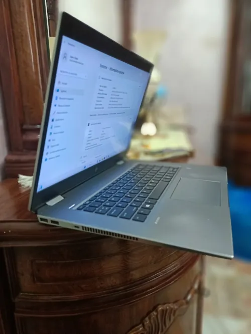 HP zbook studio g5 i7 très bonne état 