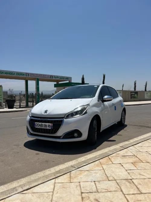 Peugeot 208 2016 Allure Facelift