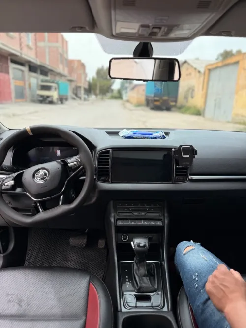 Skoda Karoq 2025 Luxury full option
