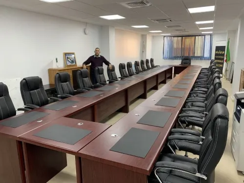DES TABLE DE REUNIONE 
