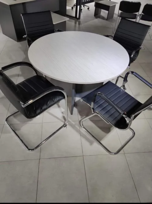 DES TABLE DE REUNIONE 