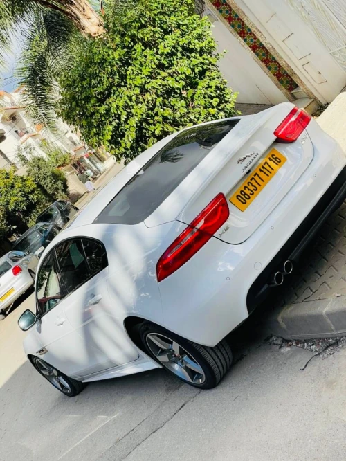 Jaguar XE finitions R sport 2017 R sport