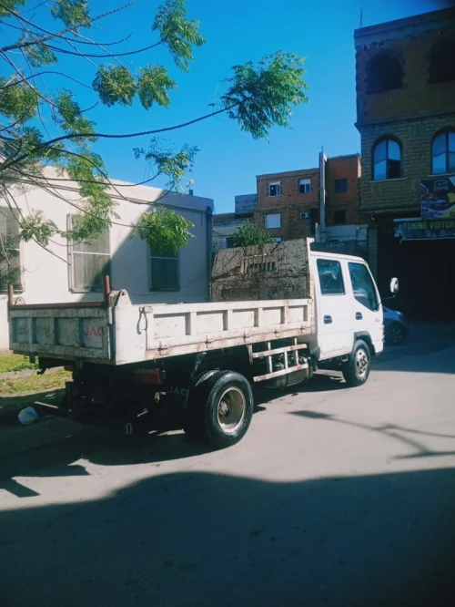 JAC Camion benne 2015