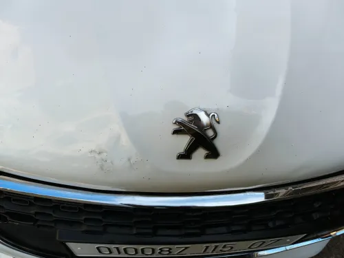 Peugeot 208 2015 Silver Line