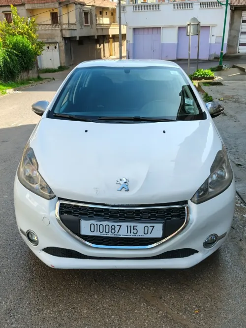 Peugeot 208 2015 Silver Line