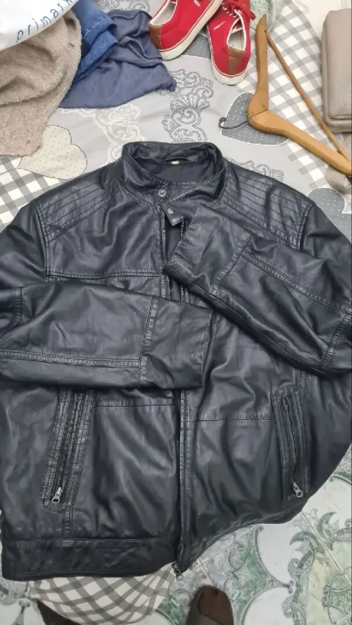 Veste en cuire noire