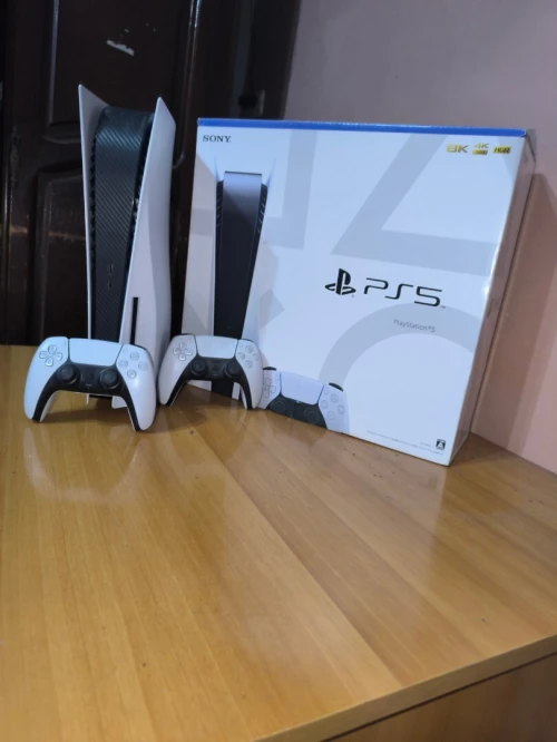 ps5+2manette originale + les kable originale