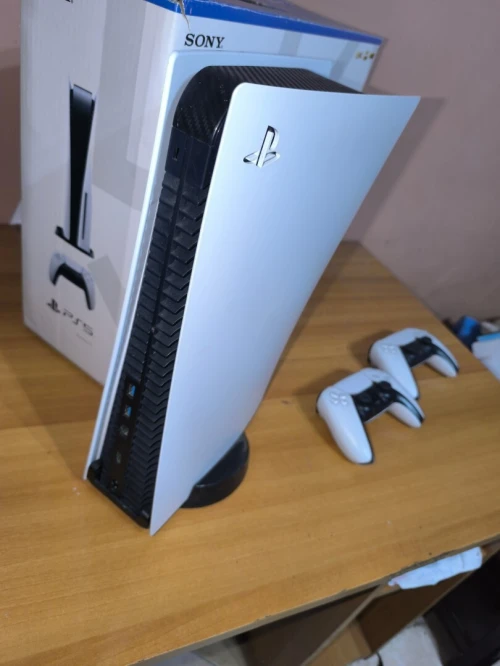 ps5+2manette originale + les kable originale