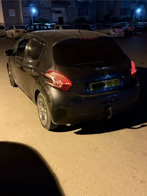 Peugeot 208 2015 Allure