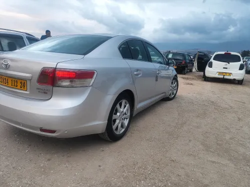Toyota Avensis 2012 Premium