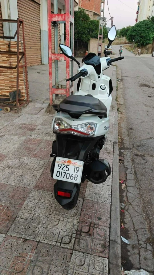 Sym St 200 2025