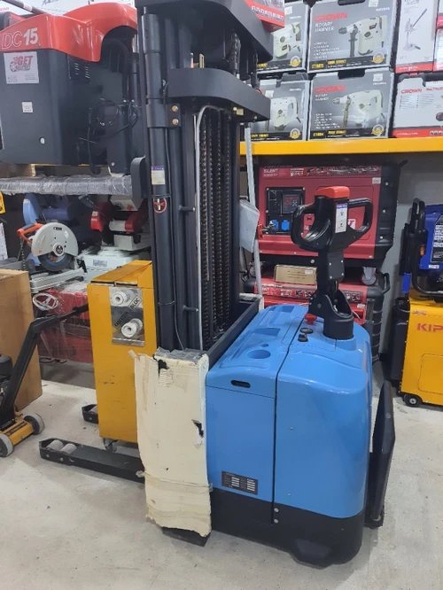 Groupe electrogene compresseur compacteur coudeuse Cisaille monte charge gerbeur 