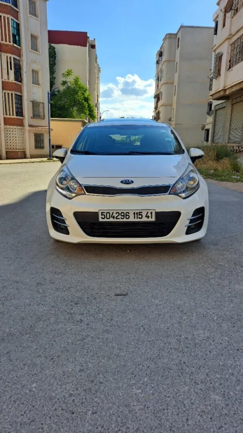 Kia Rio 5 portes 2015 Funny Facelift 