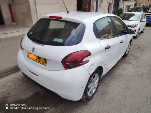 Peugeot 208 2016 Silver Line
