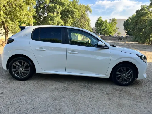 Peugeot 208 2022 Gt 4