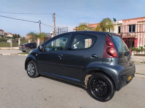 Peugeot 107 2012 toute option
