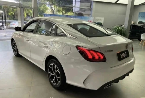 MG MG5 2026 manuelle sans toit