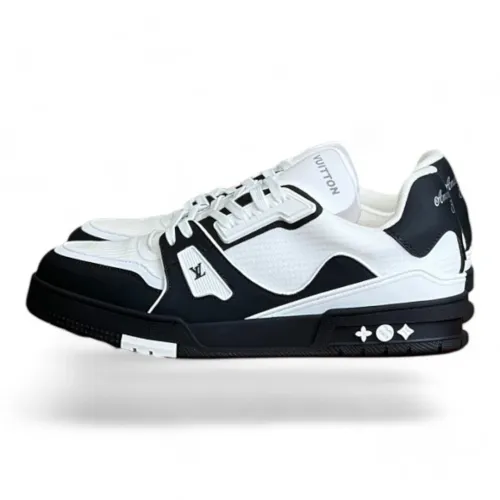 LOUIS VUITTON TRAINER WHITE AND BLACK
