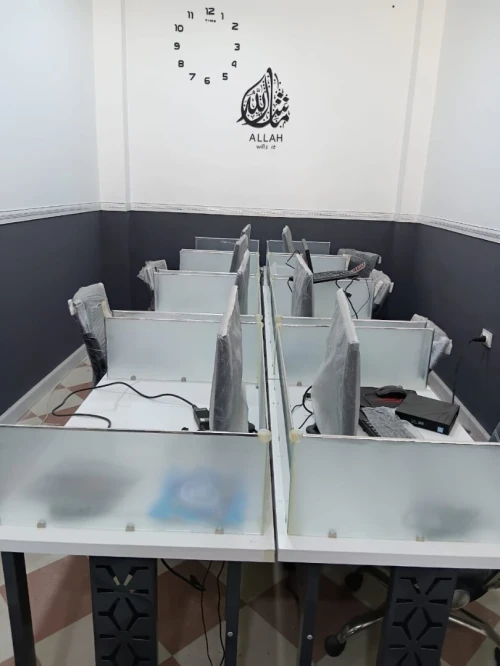 تجهيز مكتب أو فضاء عمل متكامل بأجهزة