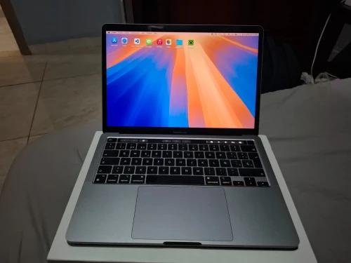 Macbook Pro 13 pouces M2 2022 RAM 8GB SSD 256 GB Touch bar