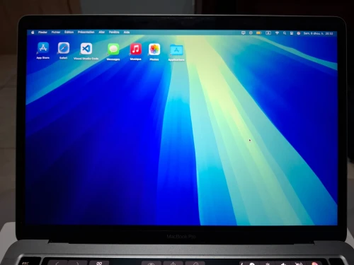 Macbook Pro 13 pouces M2 2022 RAM 8GB SSD 256 GB Touch bar