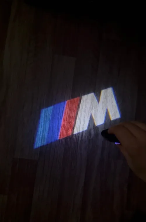 Projecteur logo voiture LED  éclairage porte automatique