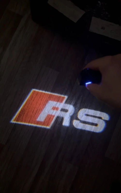 Projecteur logo voiture LED  éclairage porte automatique