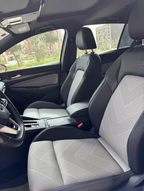 Volkswagen Golf 8.5 2025 R line