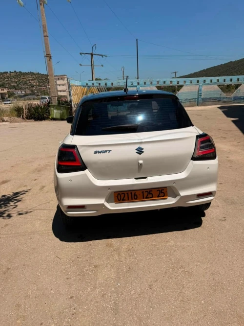 Suzuki Swift 2025 Black and White