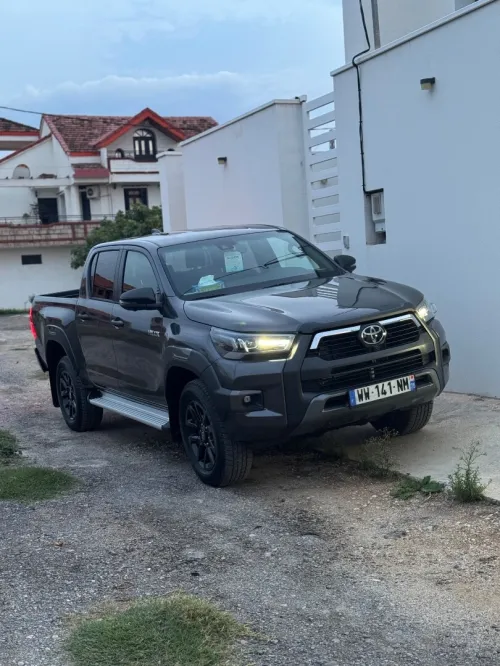 Toyota HILUX 2025 INVINCIBLE
