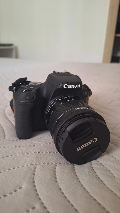 Canon 200D / SL2