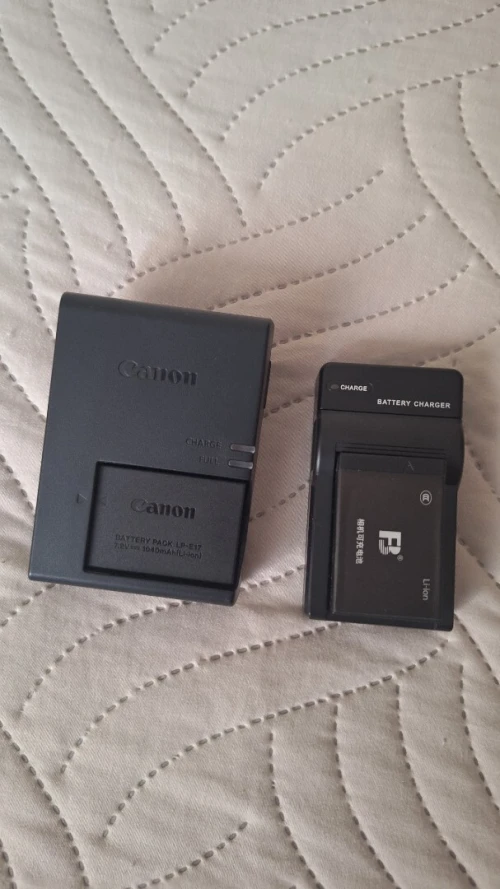 Canon 200D / SL2