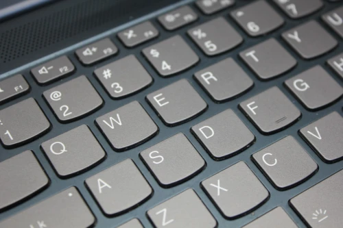 LENOVO IDEAPAD SLIM 5 I7-1255U 12GB 512GB SSD 15 FHD TACTILE