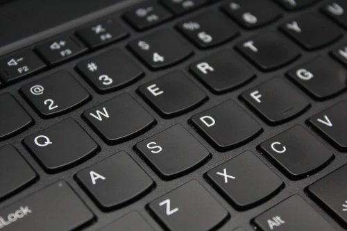 LENOVO THINKPAD T14 ULTRA 5 135U 16GB 256GB SSD 14 FHD