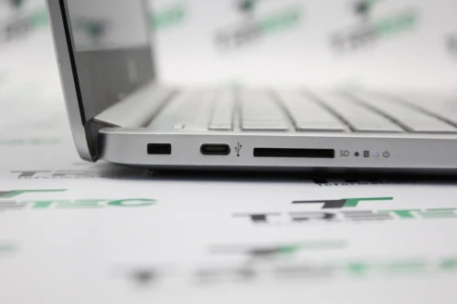 HP LAPTOP 14 ATHLON SILVER 3050 7 8GB 256GB SSD FHD