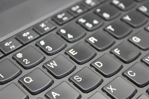 LENOVO THINKPAD T15 I7-1165G7 16GB 512GB SSD 15 FHD