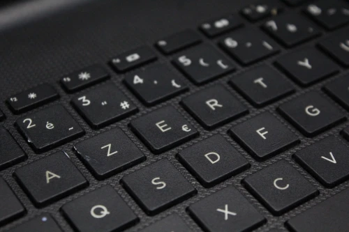 HP LAPTOP 15 AMD E2-9000E RADEON R2 8GB 256GB SSD 15 HD