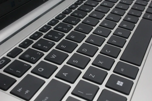 HP ELITEBOOK 840 G9 I5-1245U 16GB 512GB SSD ECRAN 14" FHD