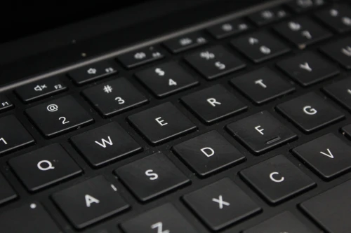 SURFACE LAPTOP 6 ULTRA 7 165H 32GB 512GB SSD 15 2K TACTILE
