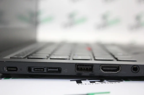 LENOVO THINKPAD T495s AMD RYZEN 7 PRO 3700U  16GB 512GB SSD FHD 14"