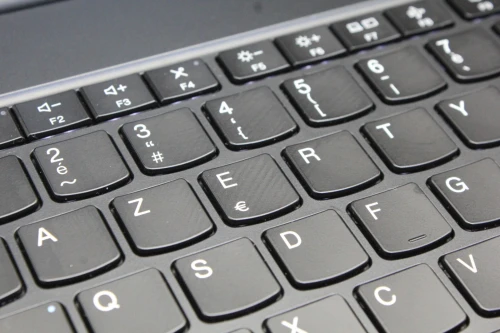 LENOVO THINKPAD E16 I5-1335U 16GB 512GB SSD 16 FHD