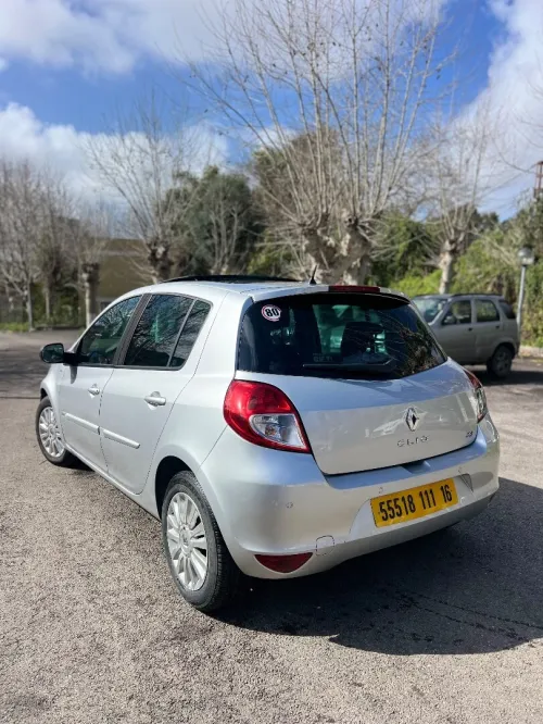 Renault Clio 3 2011 Night and Day