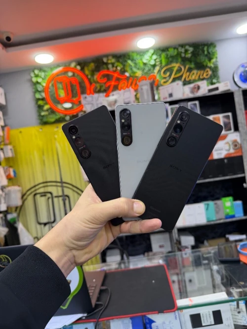 Sony Xperia 1v 5G Trace Exposition