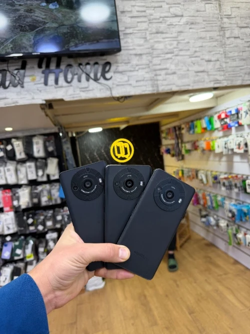 Sharp R8 Pro 5G