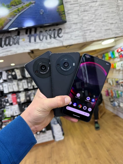 Sharp R8 Pro 5G