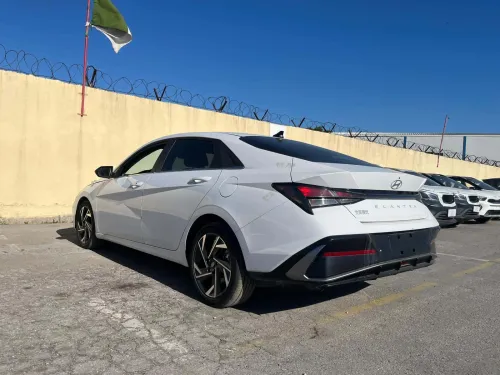 Hyundai Elantra 2024 Gls